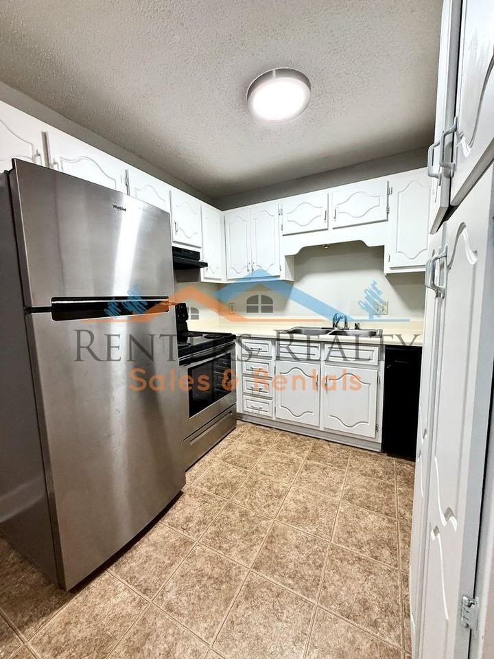 2105 Epworth Dr Ne #F - Photo 5 of 15