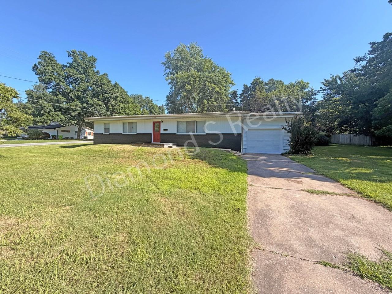 3209 E Gasconade St - Photo 2 of 25