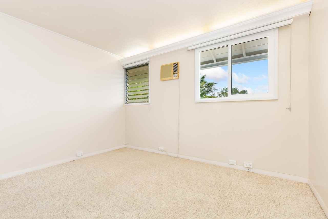 2559 Peter St - Photo 4 of 34