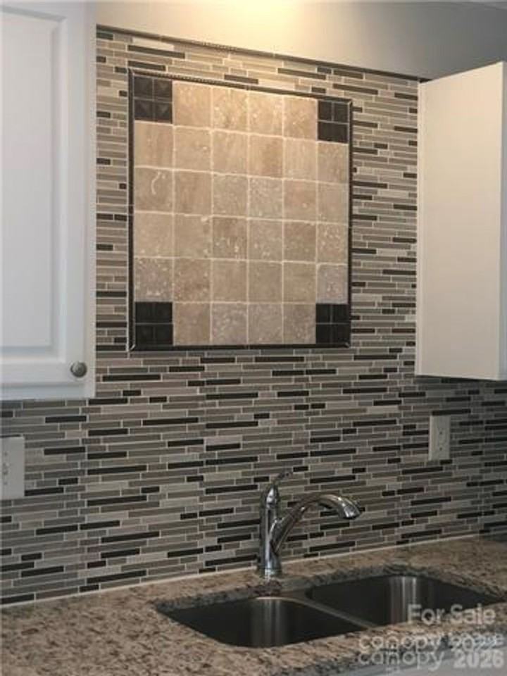 106 Navigator Ct - Photo 6 of 12