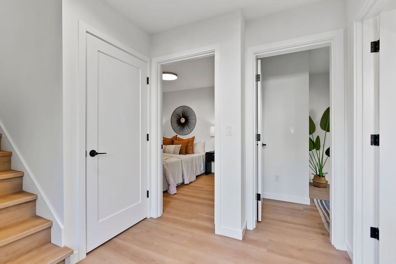 346 Ne 55th St - Photo 3 of 43