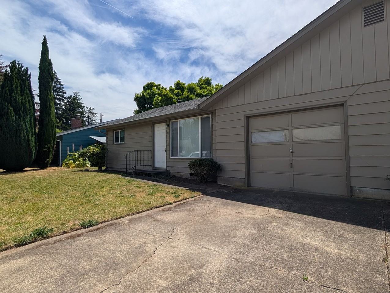 98 Stults Ave - Photo 3 of 20