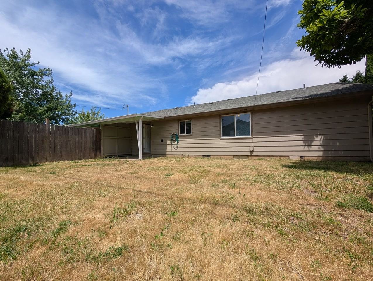 98 Stults Ave - Photo 4 of 20