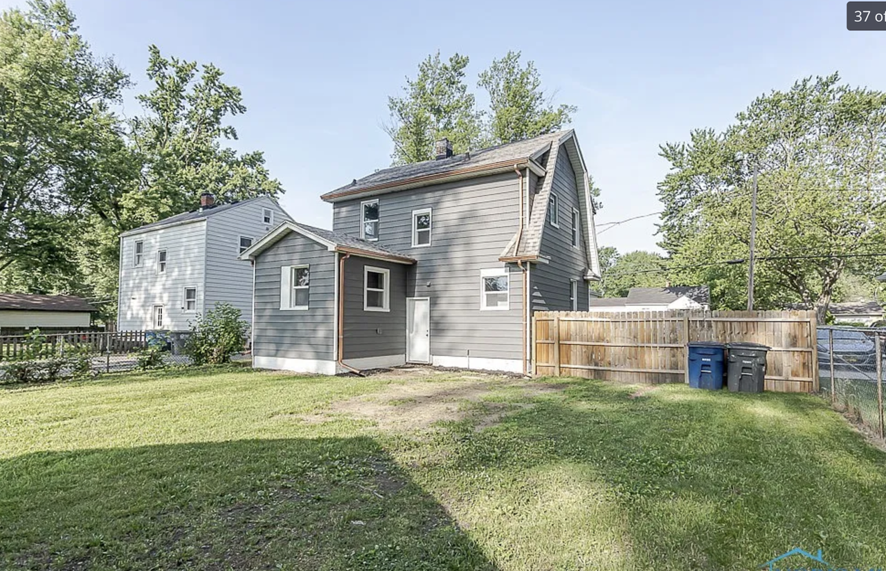 2242 Vaness Drive - Photo 3 of 16