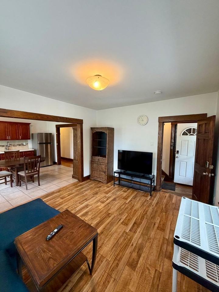 36 Farr Ave - Photo 4 of 28