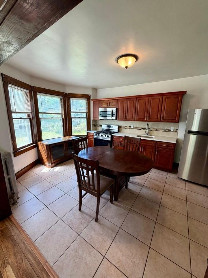 36 Farr Ave - Photo 5 of 28