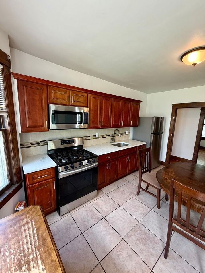 36 Farr Ave - Photo 6 of 28