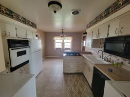 featured image of 425 Beverly Hills St
