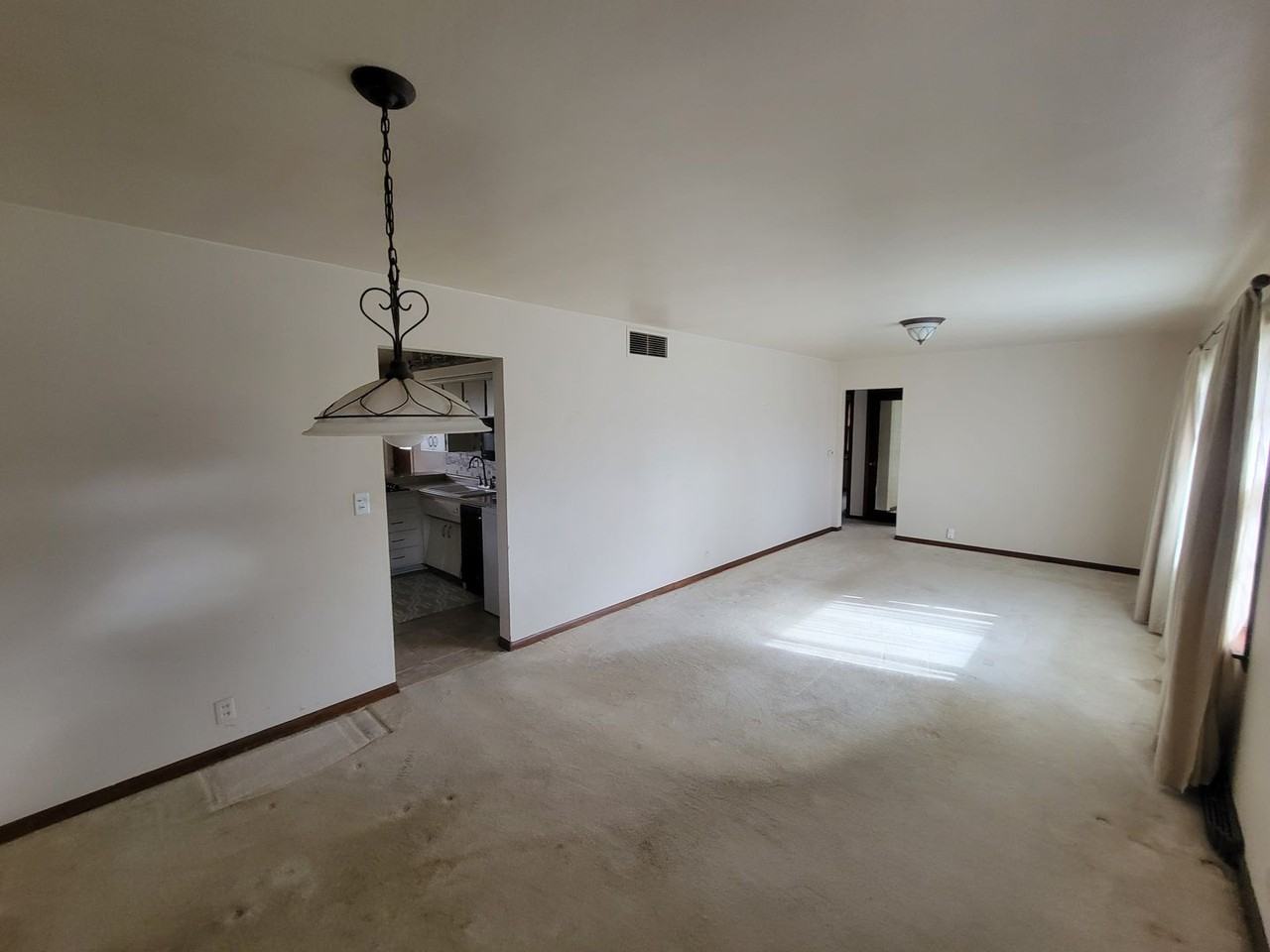 425 Beverly Hills St - Photo 4 of 13