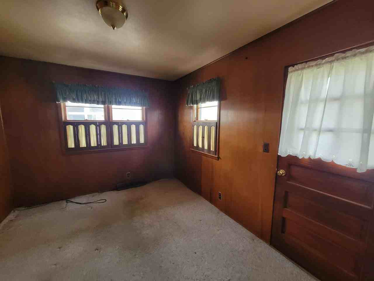 425 Beverly Hills St - Photo 7 of 13