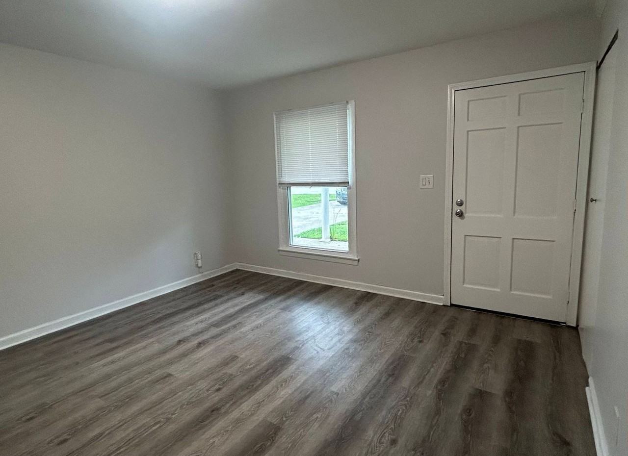 516 Hillview Blvd - Photo 2 of 21