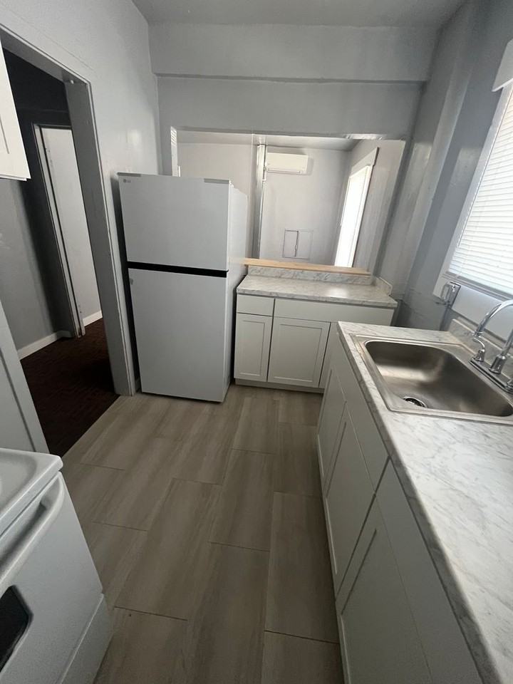 New York Apartments - Photo 5 of 14