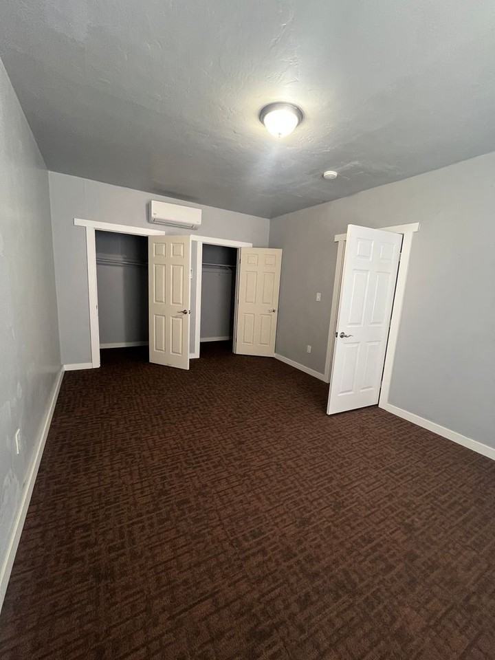 New York Apartments - Photo 6 of 14