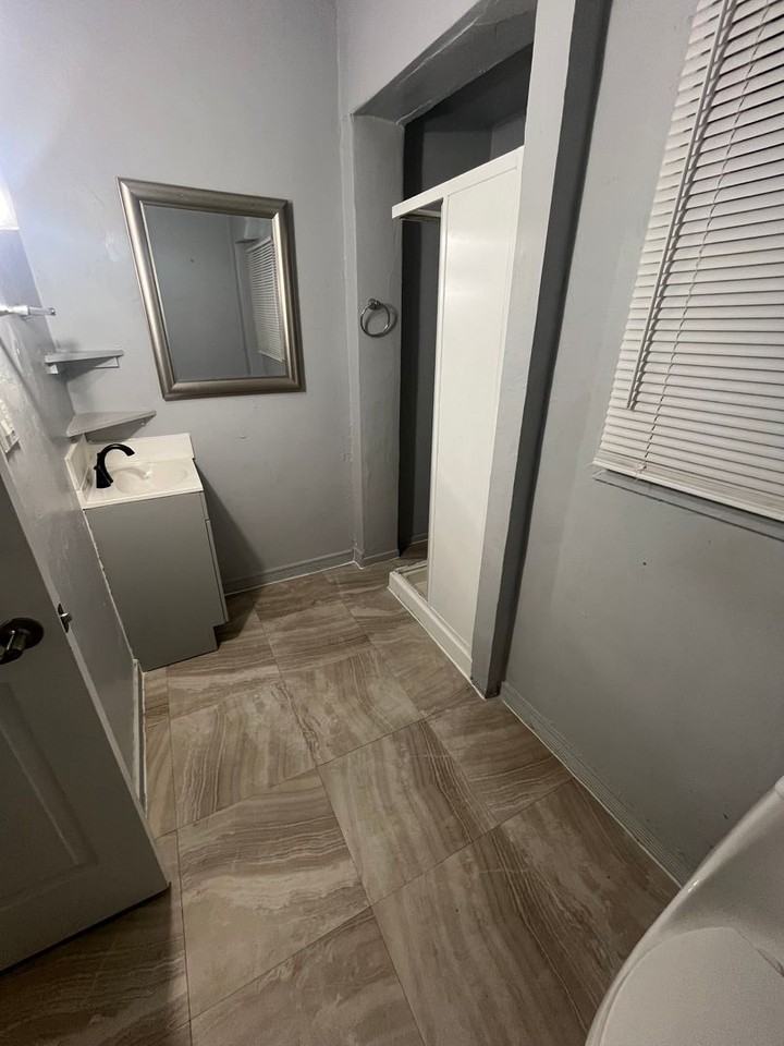 New York Apartments - Photo 7 of 14
