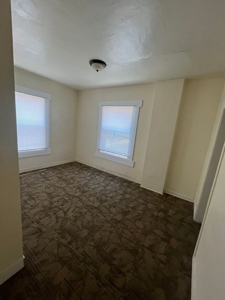 New York Apartments - Photo 5 of 8