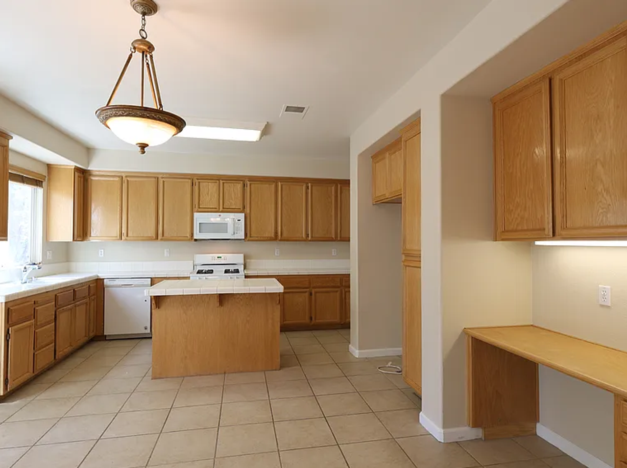 1908 Terracina Cir - Photo 6 of 32