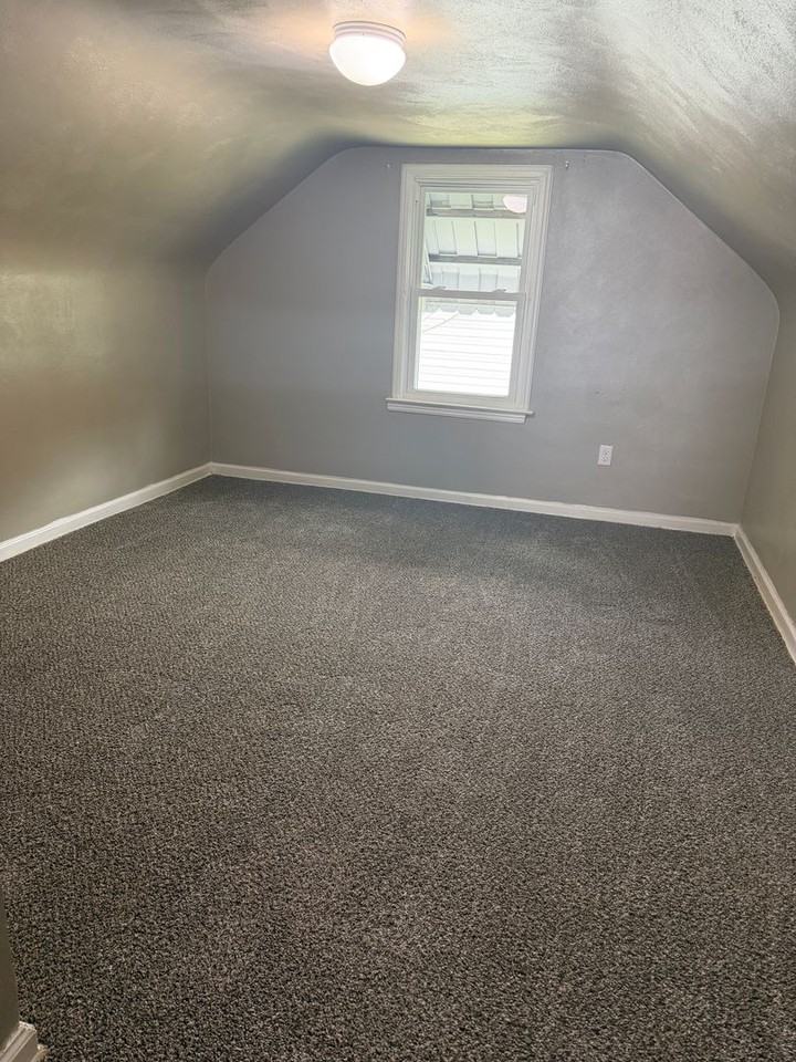 4439 Eichelberger Ave - Photo 7 of 13