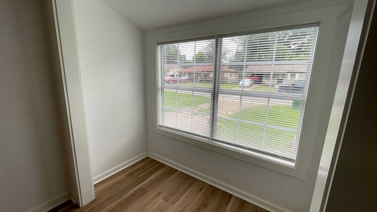 1033 Healy St - Photo 6 of 18