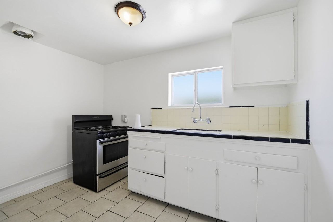 4914 Maine Ave - Photo 6 of 25
