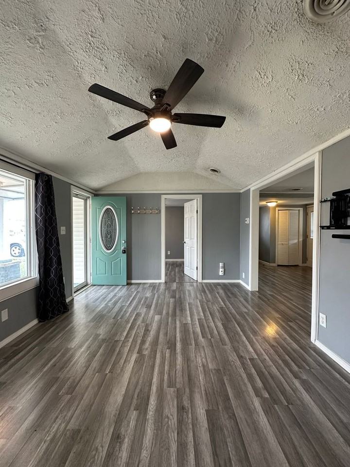 1604 S Oakdale Dr - Photo 6 of 23