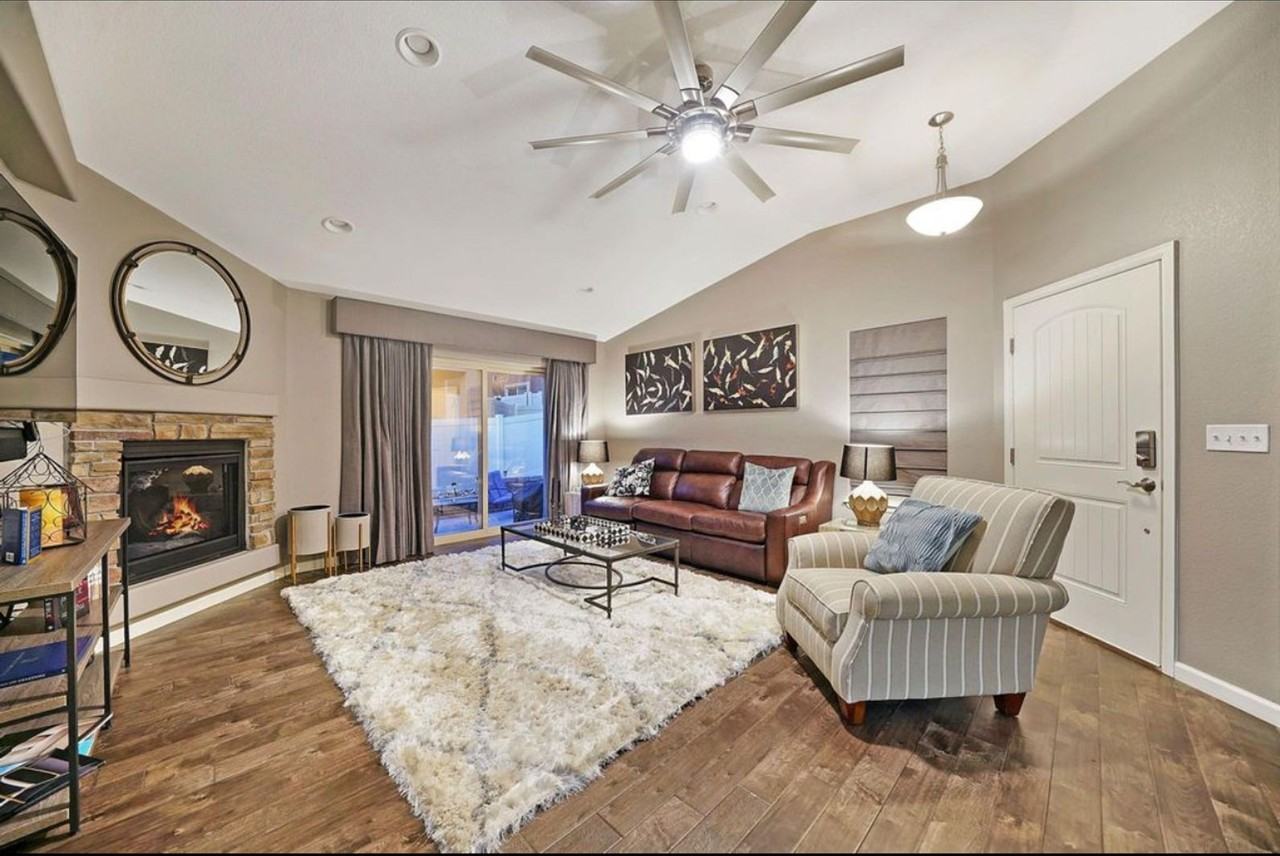 824 Yellow Jasper Pt - Photo 2 of 27