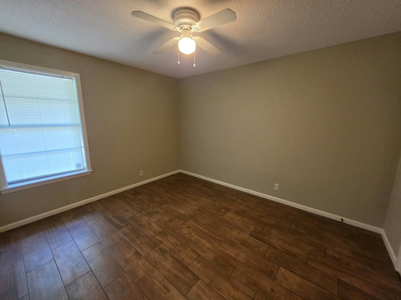 707 White Oak Street - Photo 2 of 5