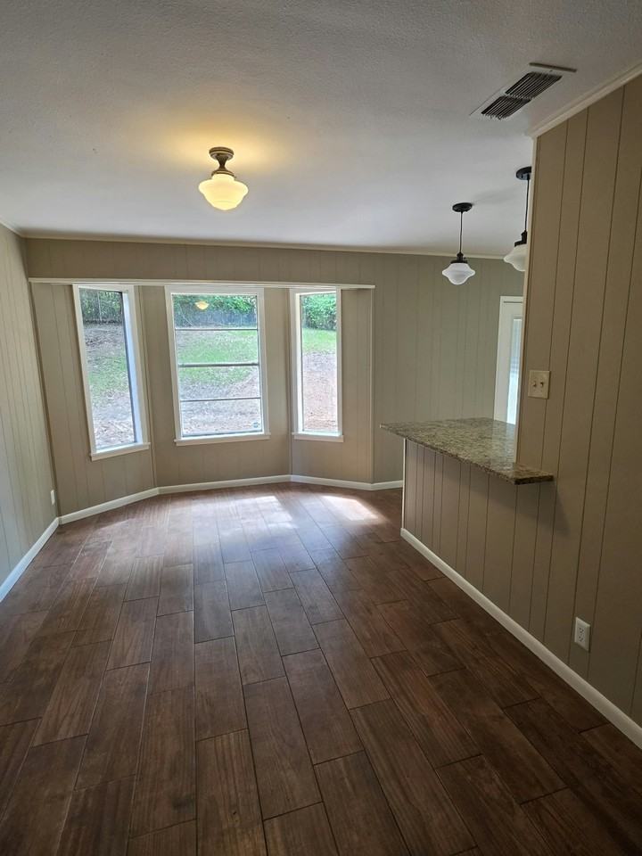 707 White Oak Street - Photo 5 of 5