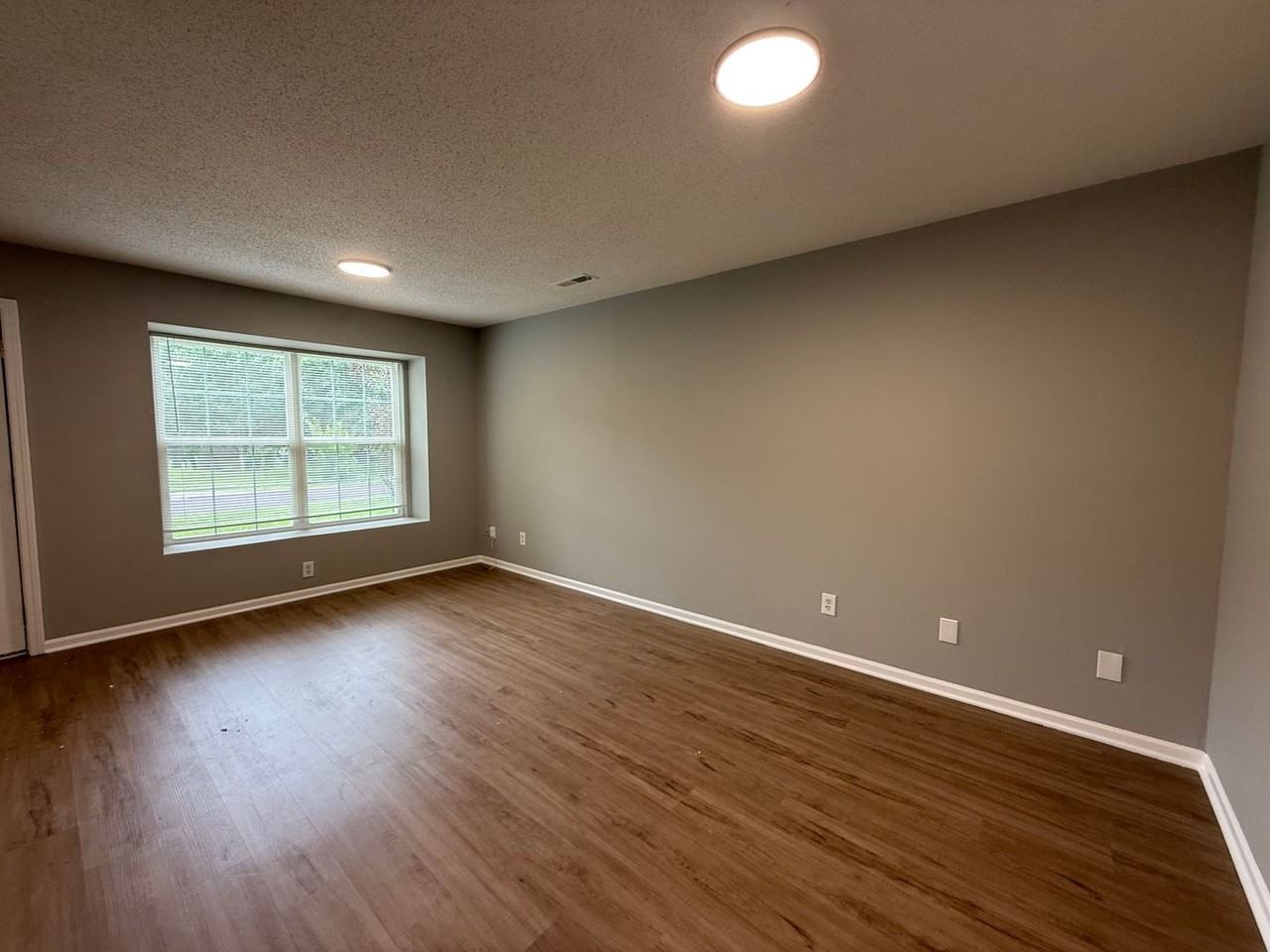 608 N Jackson St - Photo 2 of 10