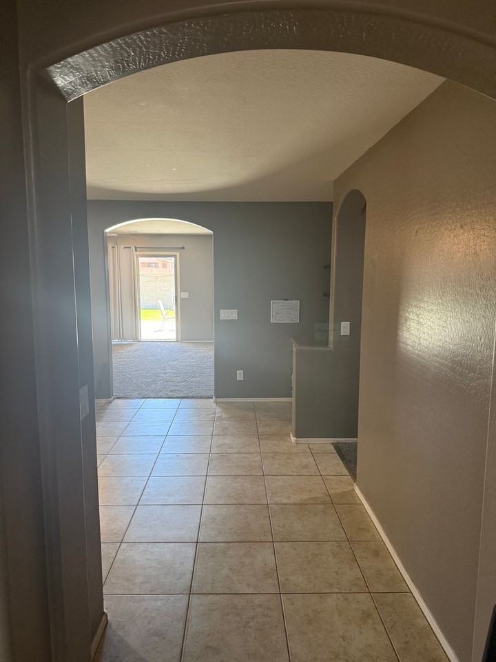 5943 S 248th Dr - Photo 5 of 36