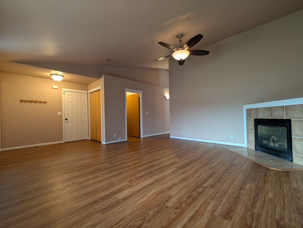 6566 Jules Pl - Photo 5 of 26