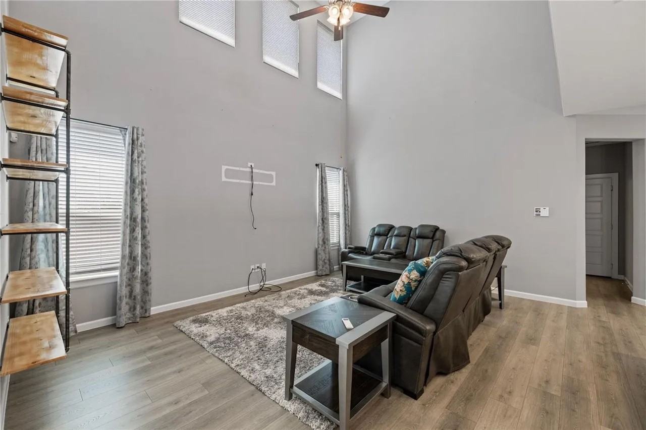 12405 Iveson Dr - Photo 3 of 39