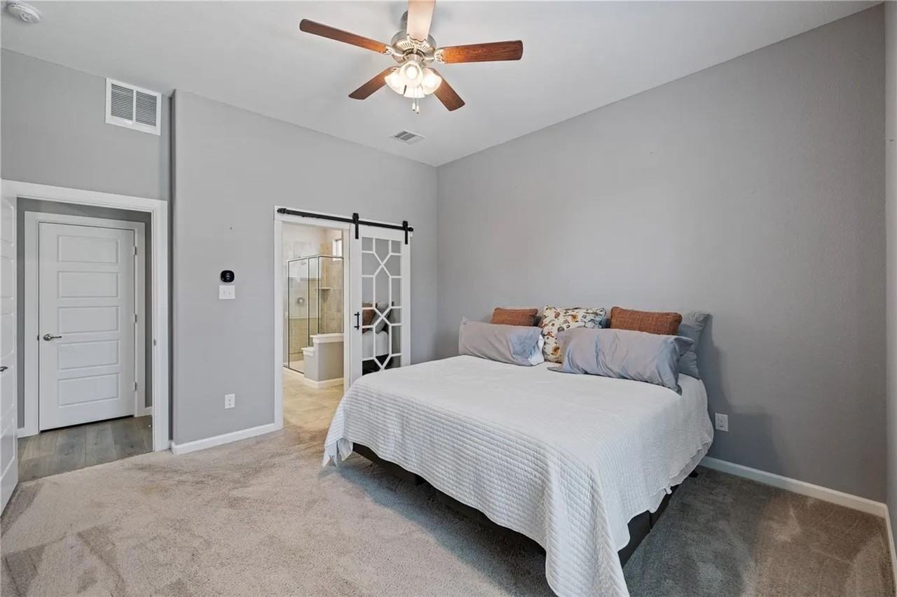 12405 Iveson Dr - Photo 4 of 39