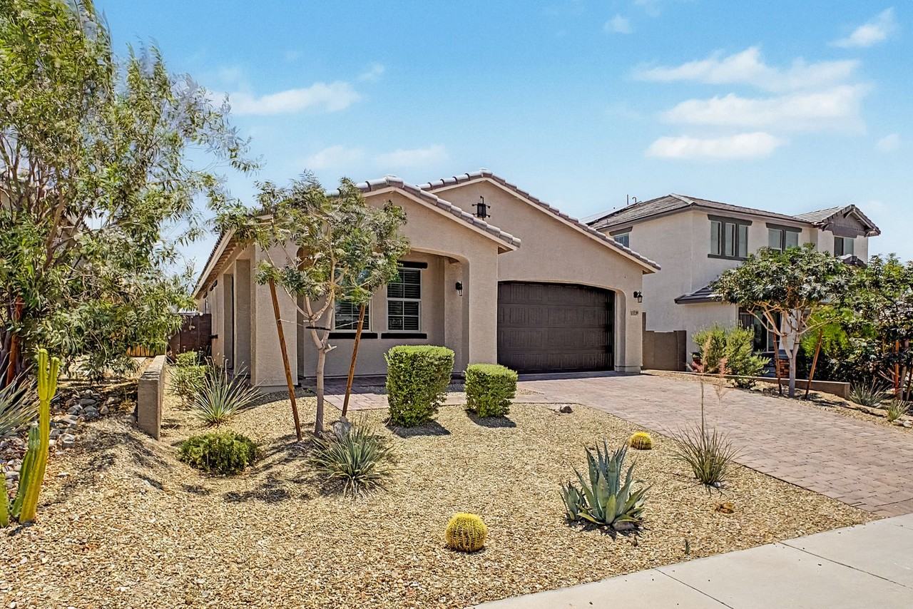17239 W Desert Sage Dr - Photo 5 of 34