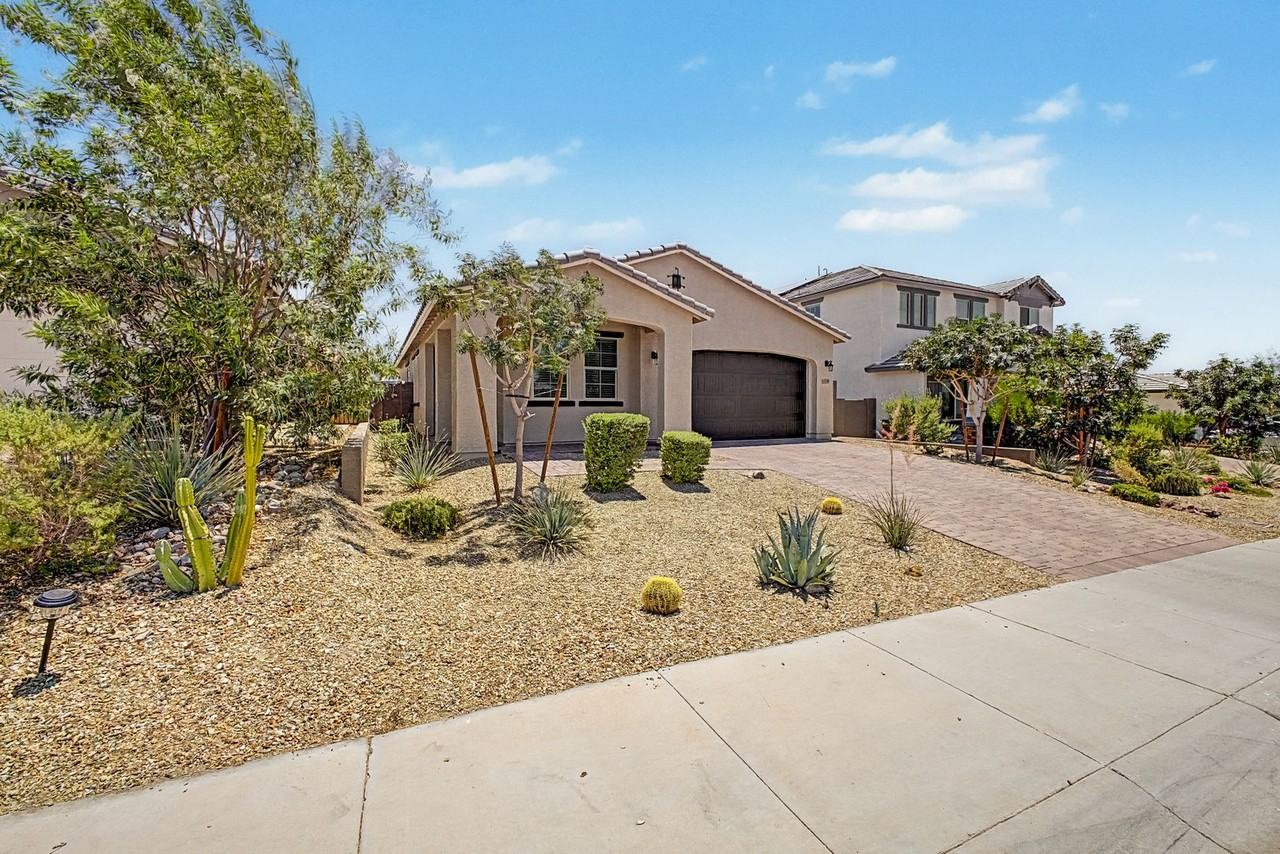 17239 W Desert Sage Dr - Photo 6 of 34