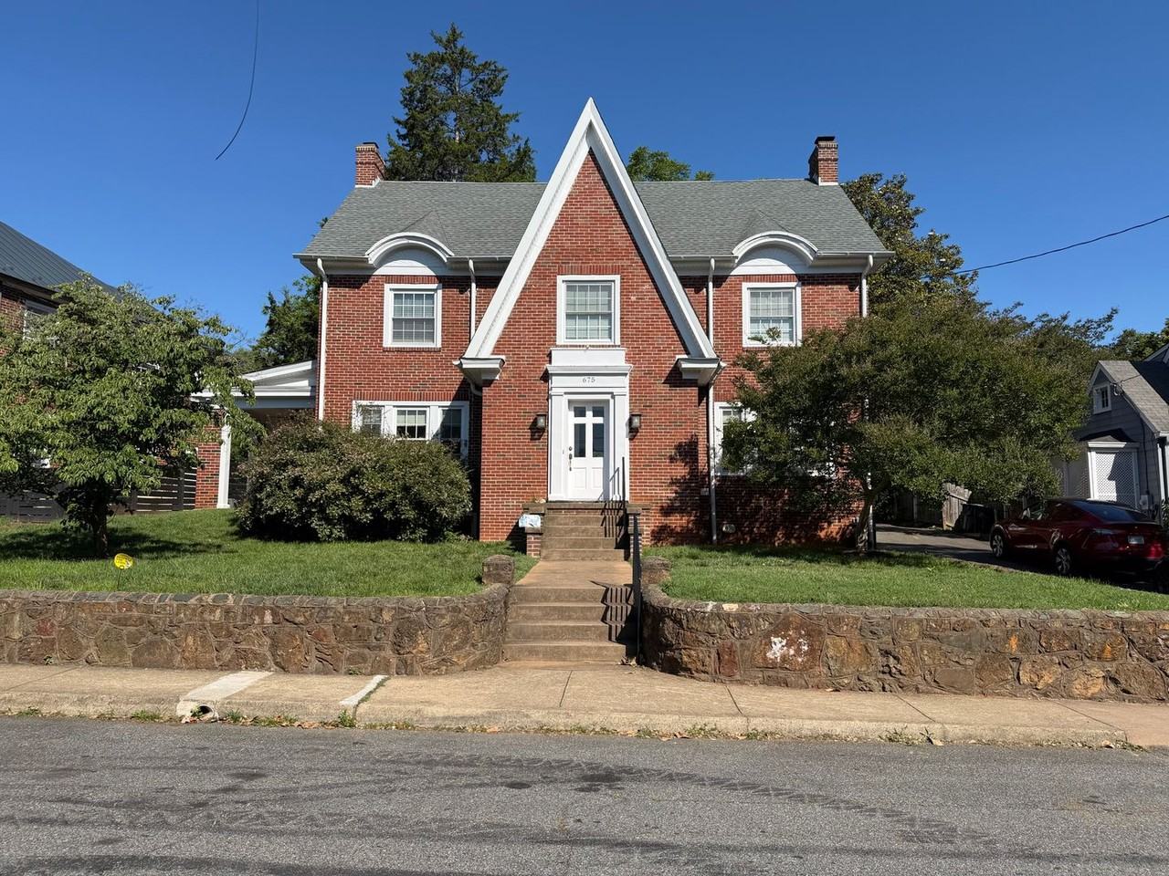 675 Evergreen Ave - Photo 2 of 11