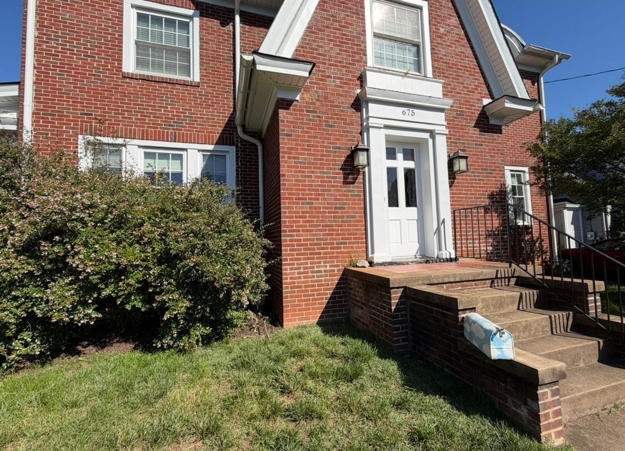 675 Evergreen Ave - Photo 5 of 11