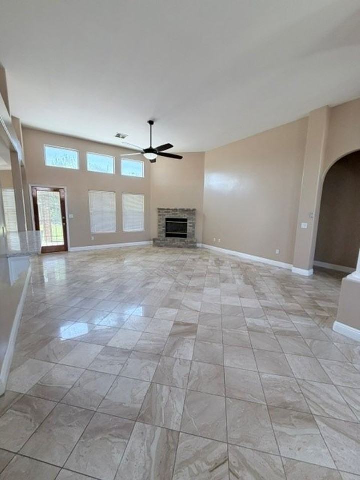 5009 Glacier Canyon Ct - Photo 3 of 16