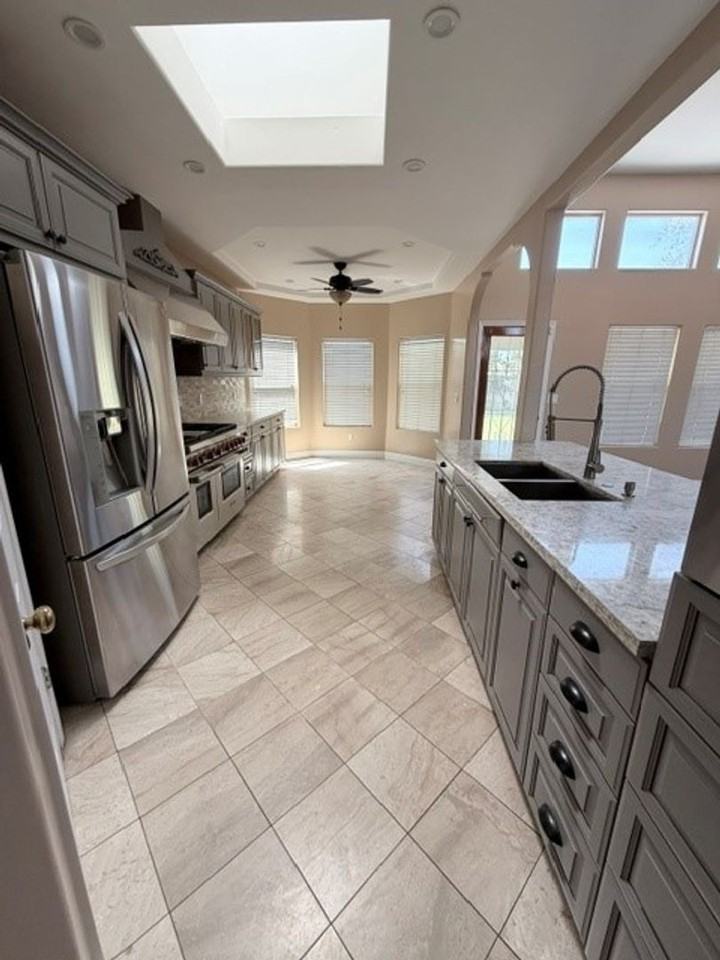 5009 Glacier Canyon Ct - Photo 5 of 16