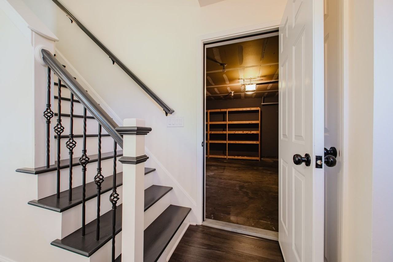 3413 Rainview Cir - Photo 5 of 50