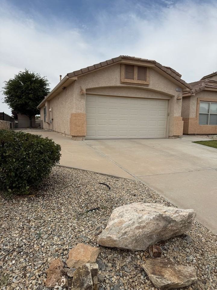 2526 Tuscan Hills Ln - Photo 2 of 38