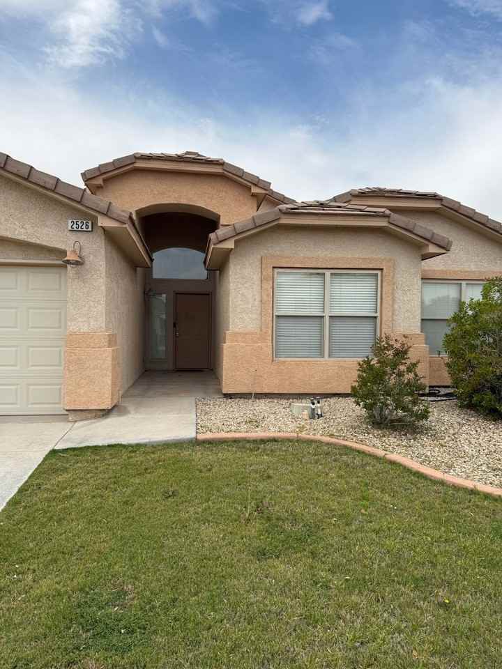2526 Tuscan Hills Ln - Photo 3 of 38