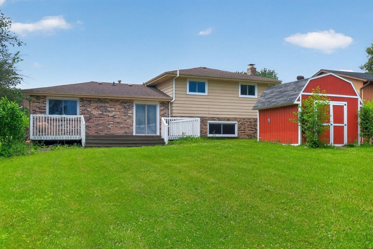 3561 Sunrise Dr - Photo 3 of 40