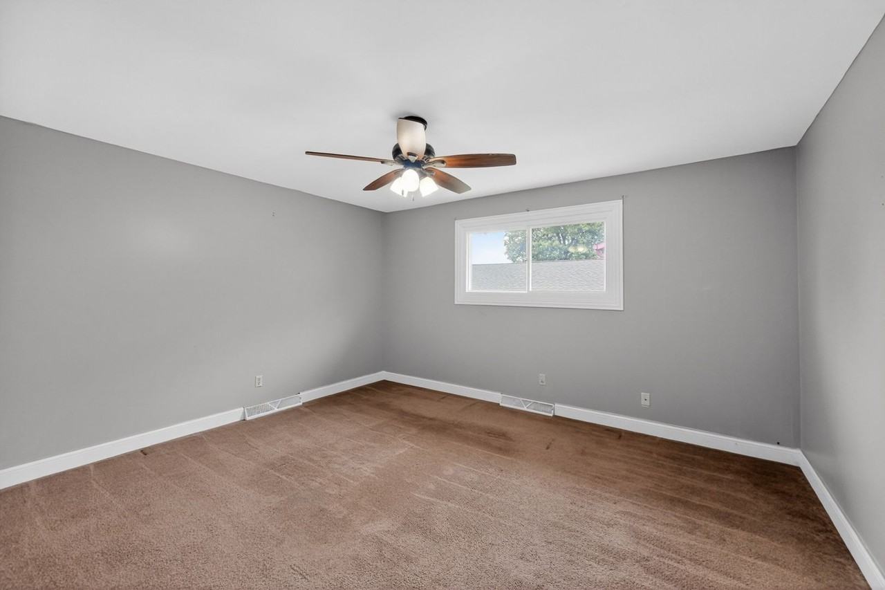 3561 Sunrise Dr - Photo 6 of 40