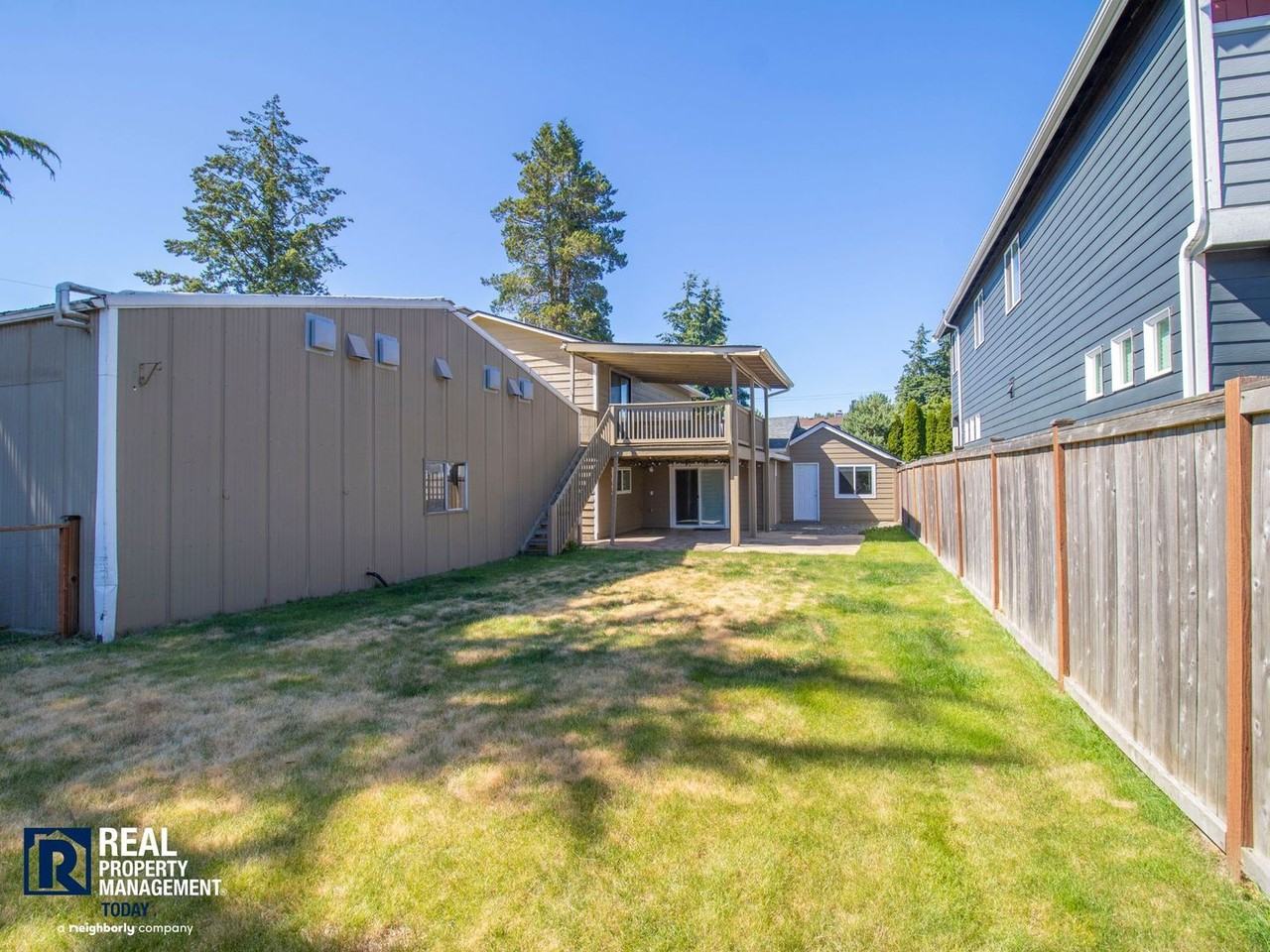 2807 61st Ave Ne - Photo 2 of 34