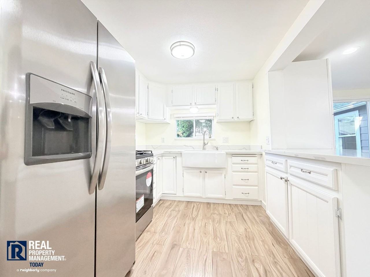 2807 61st Ave Ne - Photo 5 of 34
