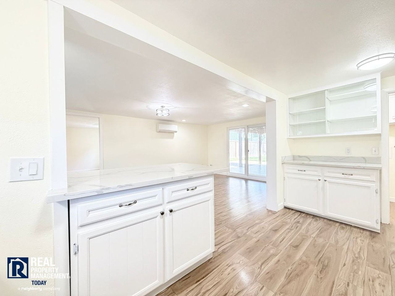 2807 61st Ave Ne - Photo 7 of 34