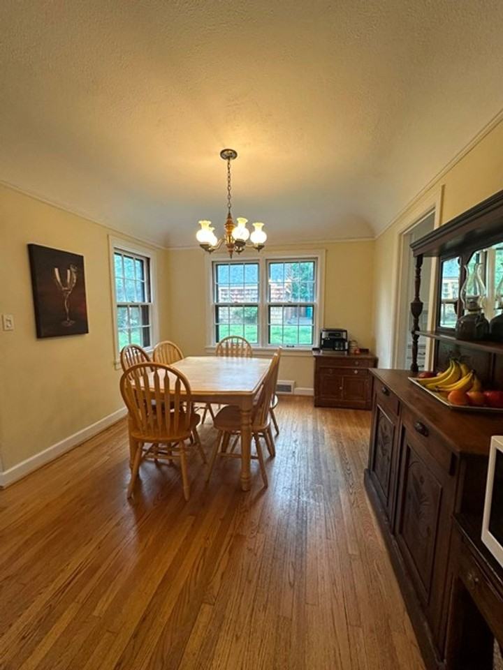 1527 Pacific Ter - Photo 3 of 22