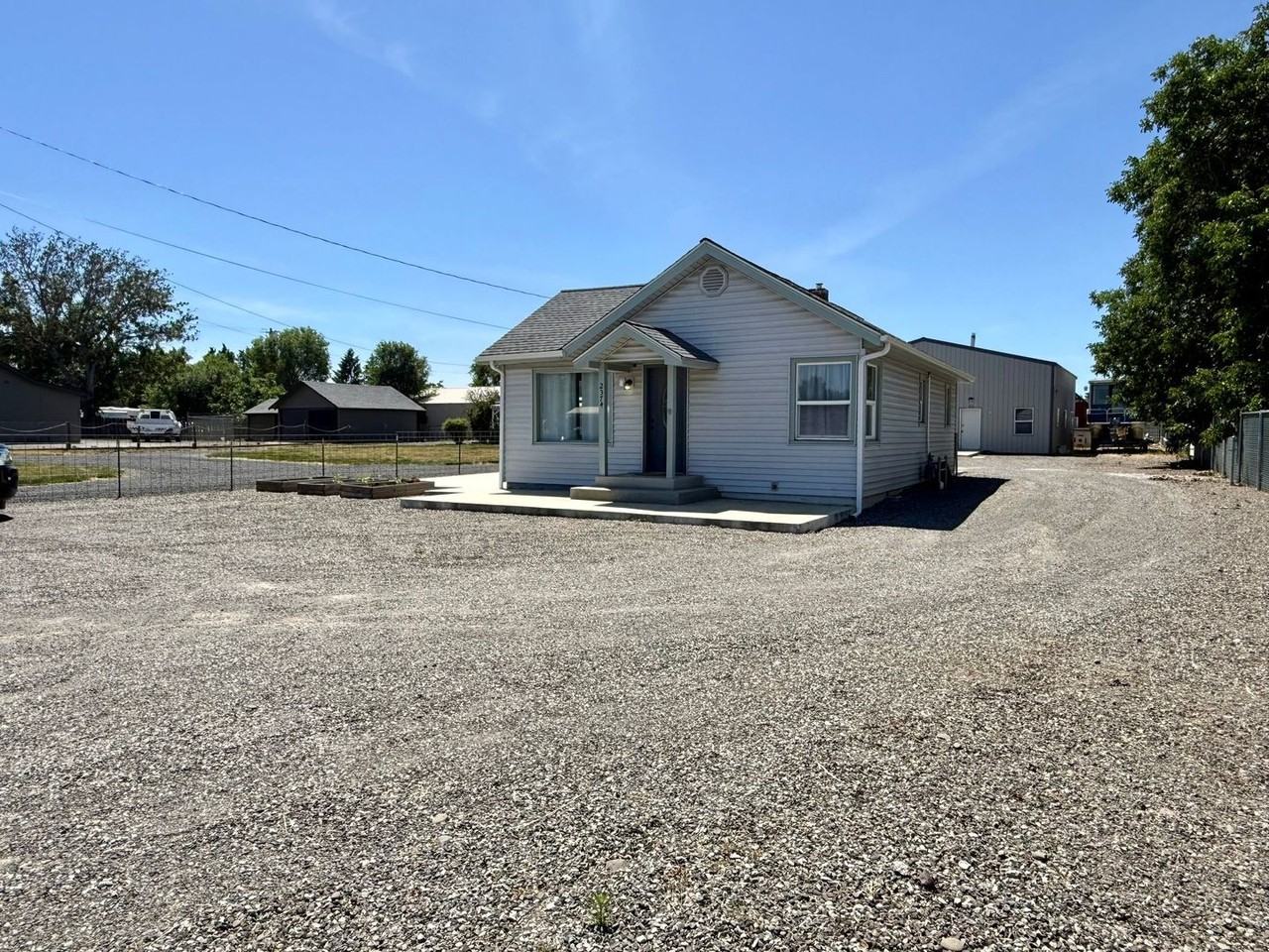 2374 Appleside Blvd - Photo 7 of 30