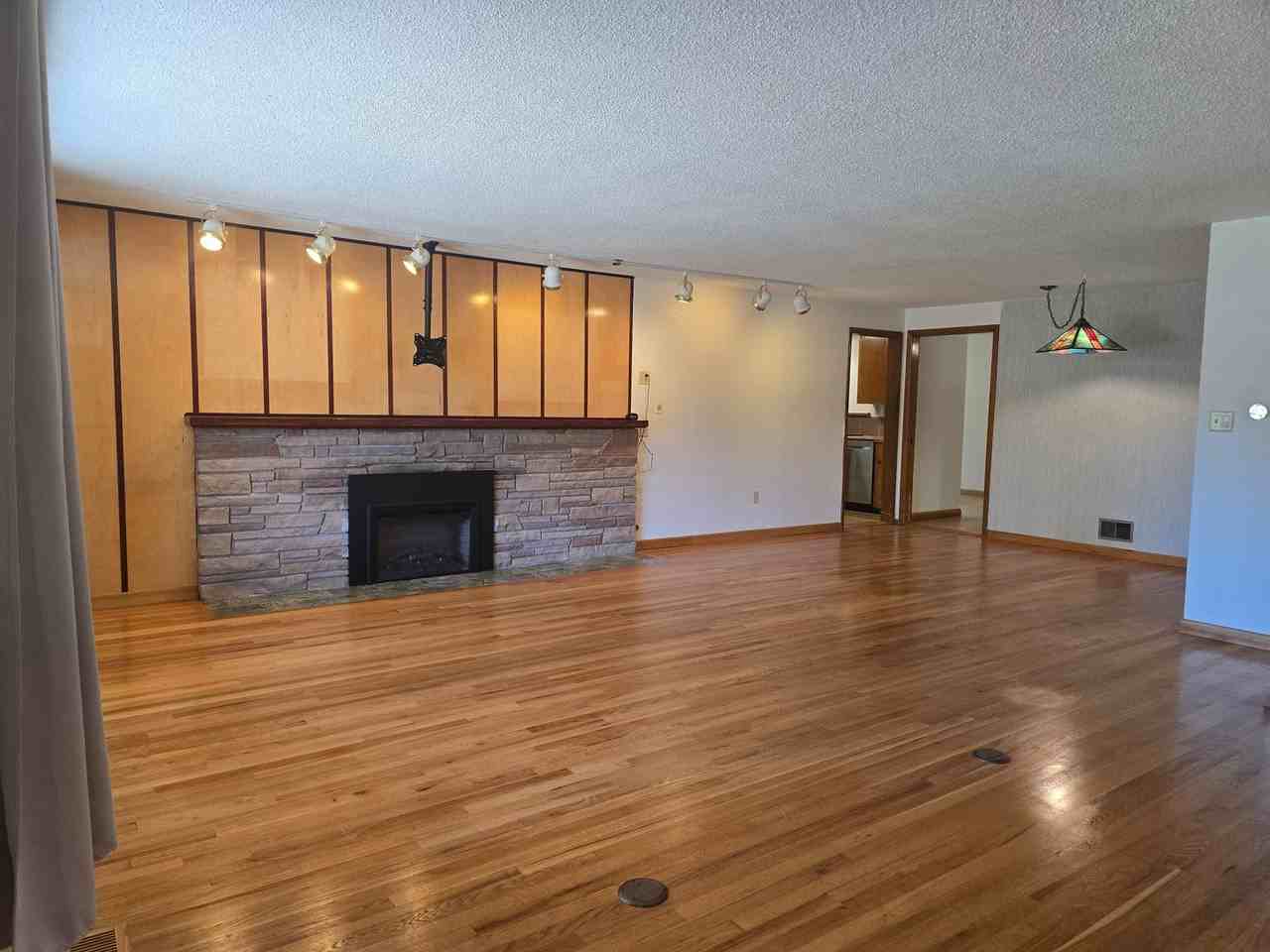 1012 N Villard St - Photo 5 of 34