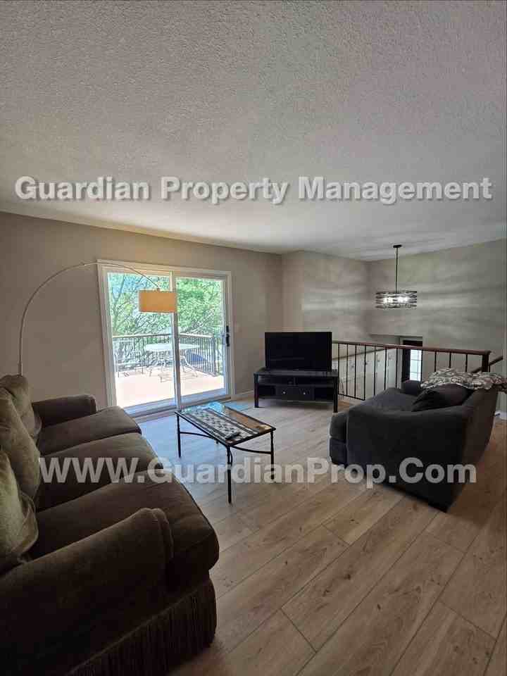 831 Pontiac Ln - Photo 6 of 19